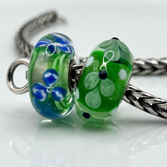 TROLLBEADS Set of 2, Blue & Green Theme Flowers & Ferns LAA 925S NEW Condition - Picture 5 of 8